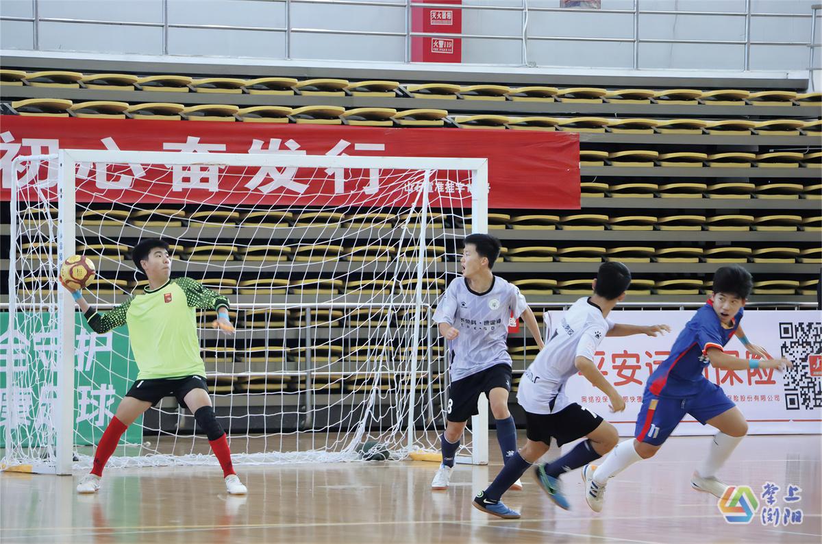 在2023全国五人制足球青少年锦标赛(男子U15)决赛中,浏阳江湾腾跃足球队经历了大比分领先,被反超,然后顶住压力将比分扳平的 在2023全国五人制足球青少年锦标赛(男子U15)决赛中,浏阳江湾腾跃足球队经历了大比分领先,被反超,然后顶住压力将比分扳平的